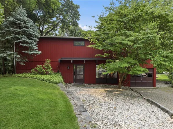 131 Deertrack Lane, Irvington, NY 10533
