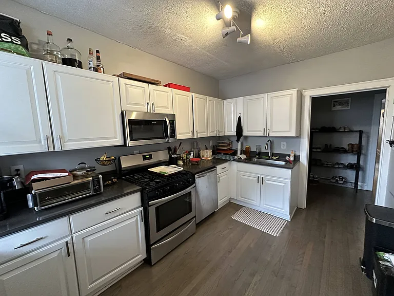 3474 N. Clark St. — Photo 5