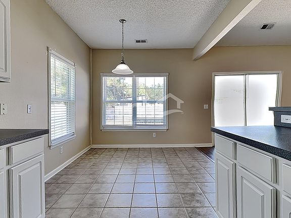 4th image of 525 Amsonia Cir