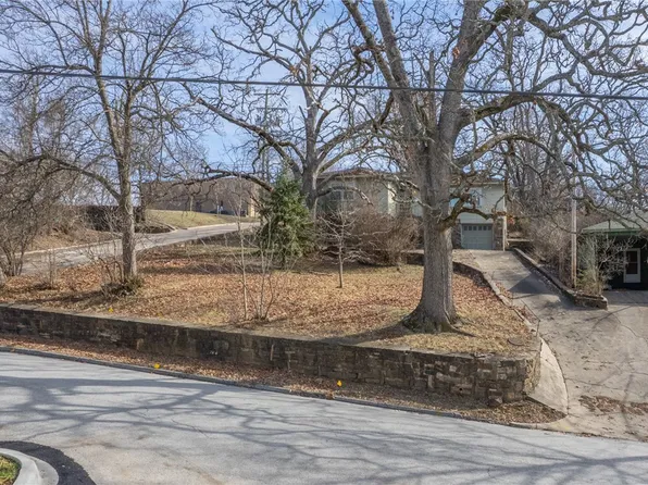 208 S Locust Ave, Fayetteville, AR 72701