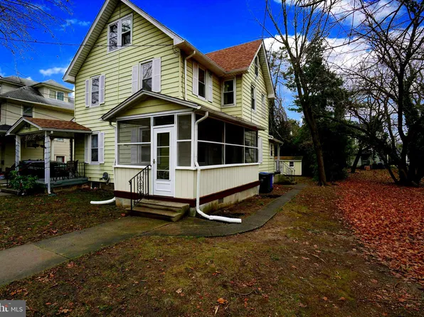 217 Cinnaminson St, Riverton, NJ 08077