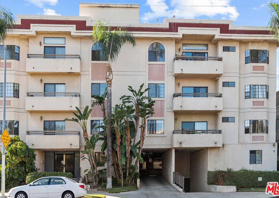 1st image of 5319 Lindley Ave Unit 302
