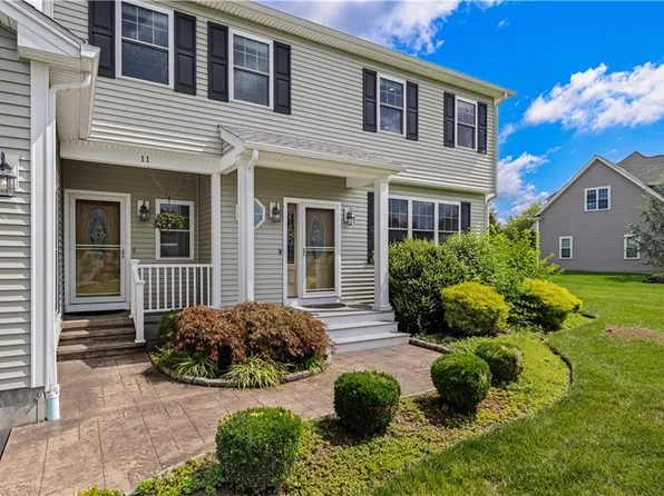 11 Aubin St, Seekonk, MA 02771