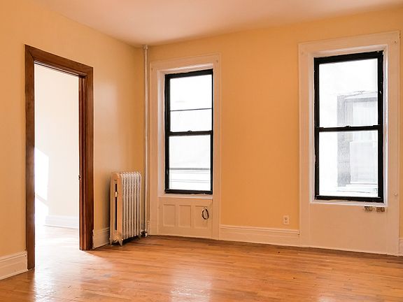 5th image of 378 Montgomery St APT 4