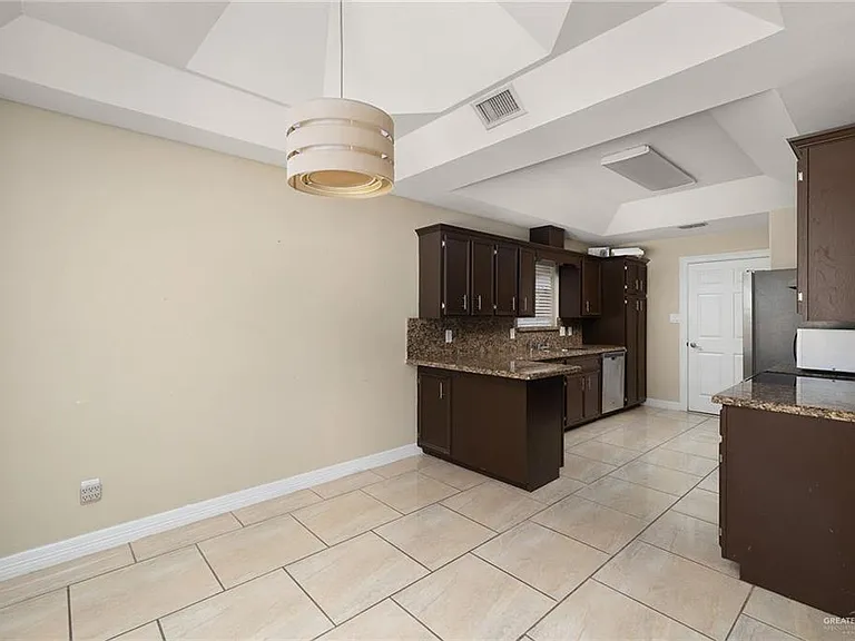 2413 Xenops Ave — Photo 5