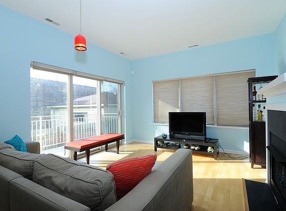 2nd image of 1928 N Kedzie Ave APT 104