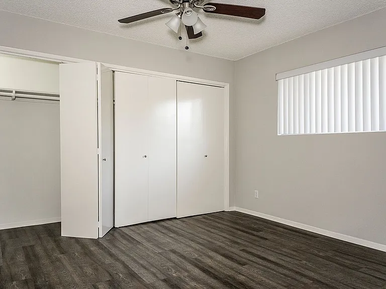 631 E Verdugo Ave — Photo 20