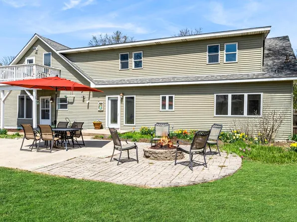 34437 Bassett ROAD, Burlington, WI 53105