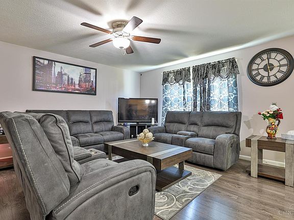 3rd image of 9561 Conservancy Pl