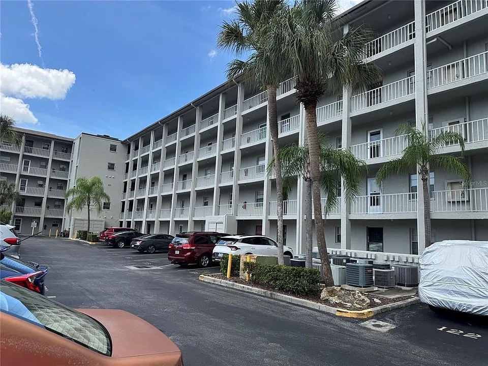 3124 Lake Bayshore Dr #219
