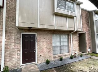 1493 Springrock Ln, Houston, TX 77055