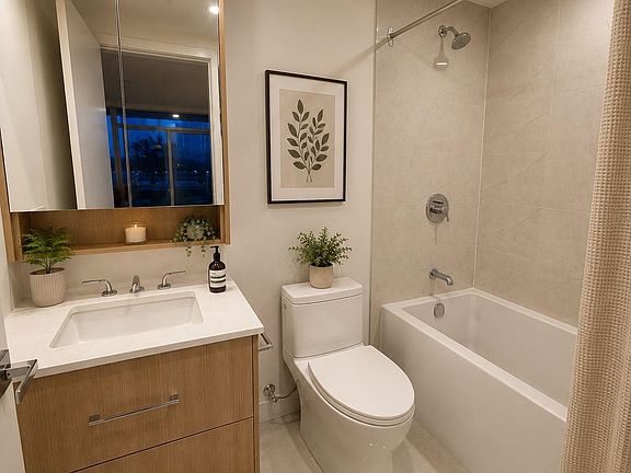 5th image of 9675 King George Blvd #906