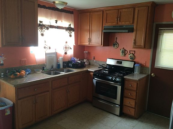 4th image of 3727 Stichman Ave