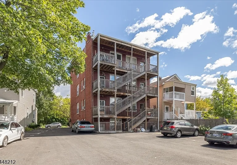 200 Forest St #3R — Photo 11