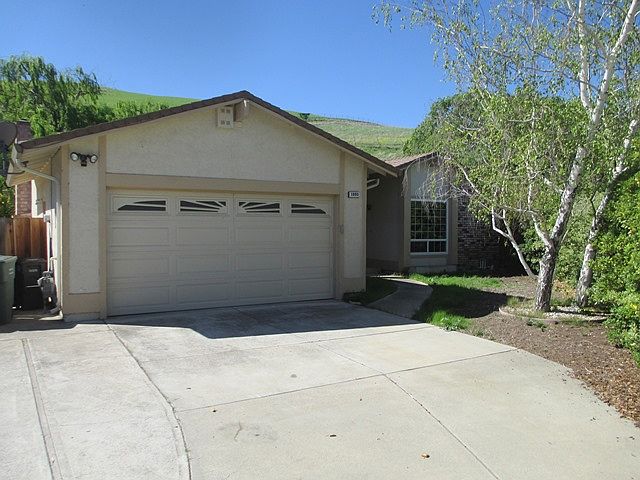 1st image of 1093 Honey Ct