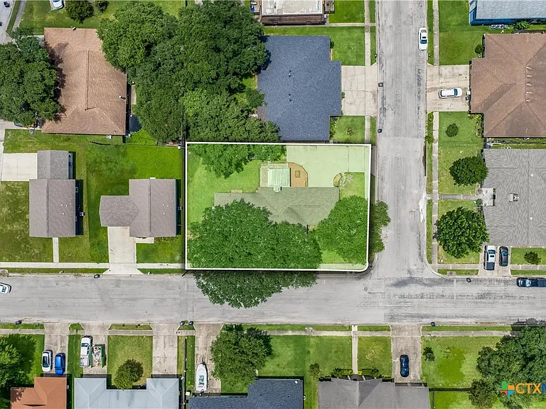 608 Rosewood Dr — Photo 42