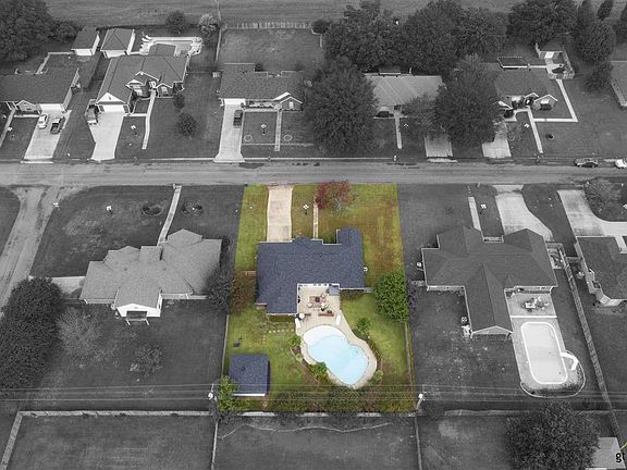 4th image of 117 Diane Ln