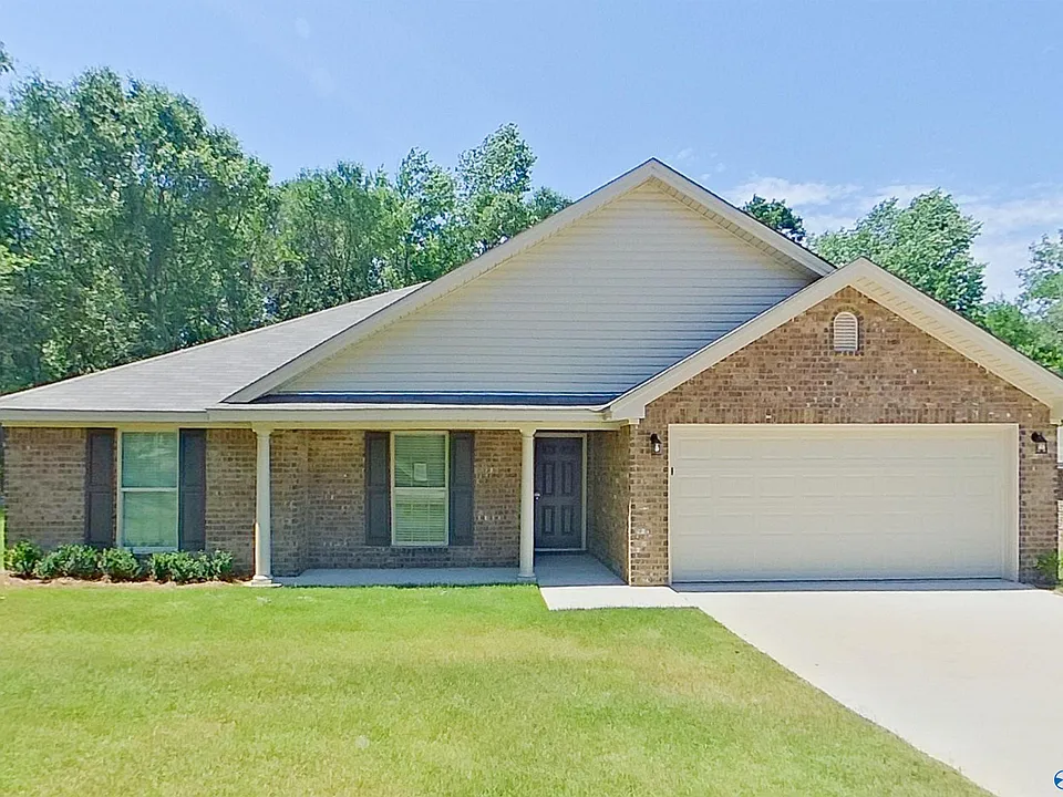 111 Live Oak Dr