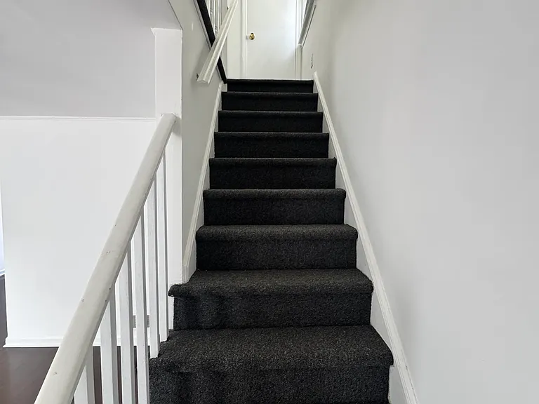 1724 Robbins Pl — Photo 5