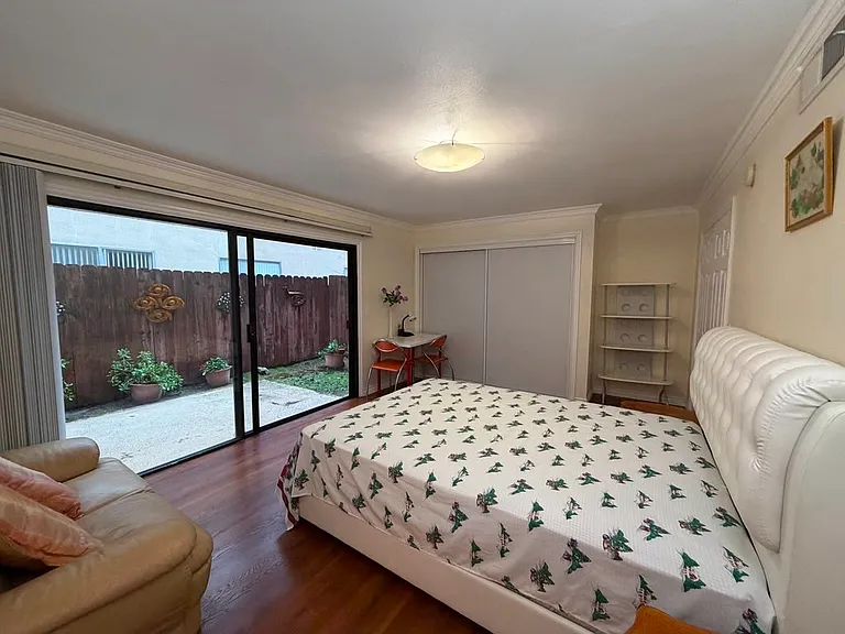 1015 Arcadia Ave #12 — Photo 13