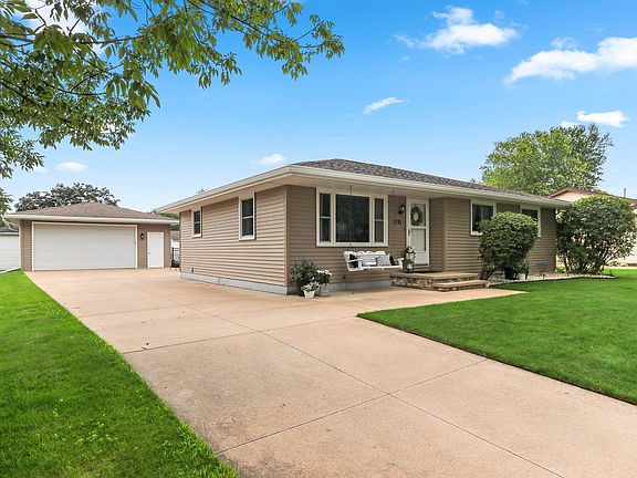 2nd image of 1718 Schaefer Cir