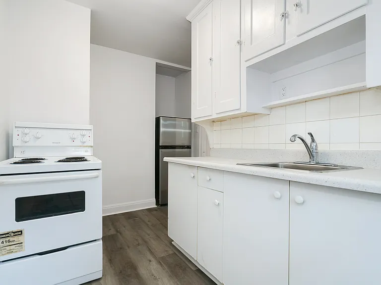 2107 Yonge St #2 — Photo 7