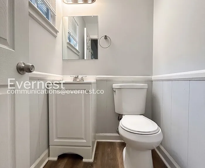 203 Pinetree Dr — Photo 10