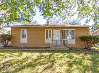 121 S Maxon Ln, Streamwood, IL