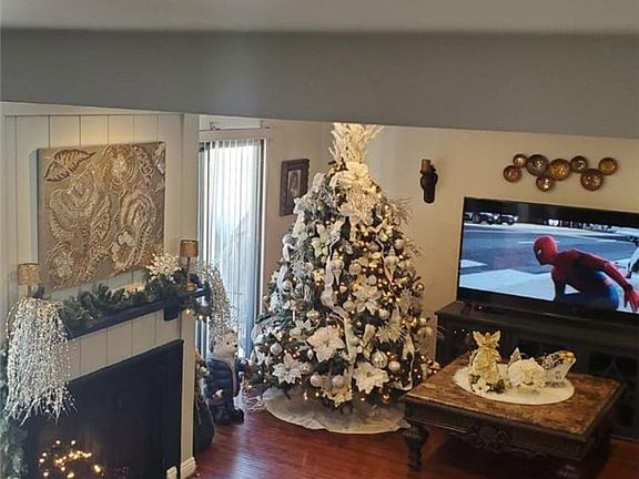 4th image of 8341 De Soto Ave Unit 17