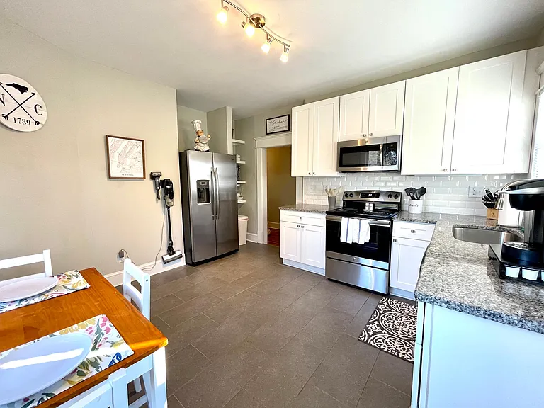 1015 N Buchanan Blvd #B — Photo 5