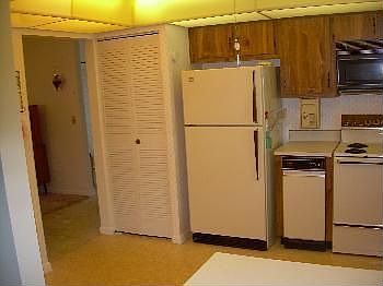 2nd image of 934 Savannas Point Dr APT A