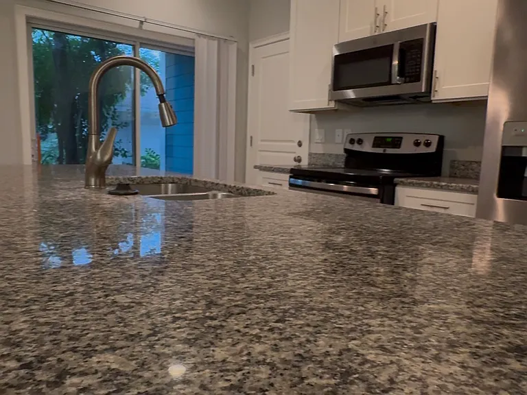 2607 S Brown Ave — Photo 5
