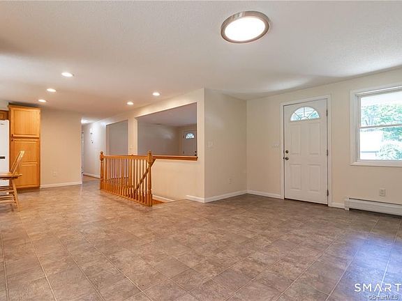 5th image of 10 Tanglewood Rd