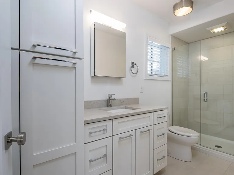 52 Wilmot St #1R — Photo 10