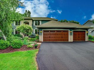 2456 Hunter Dr, Chanhassen, MN 55317