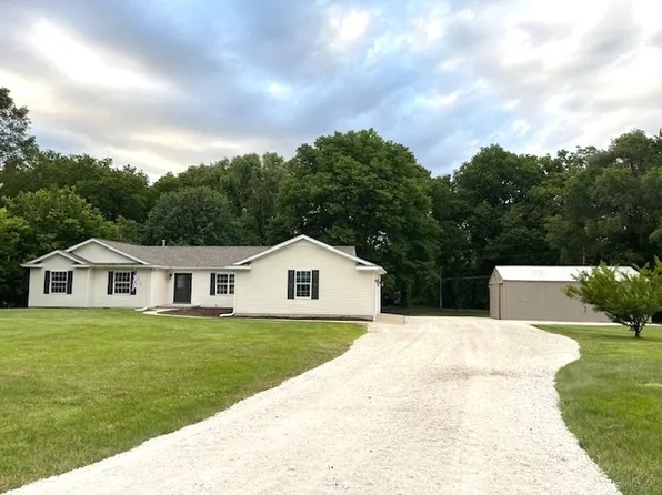 1620 Pine Bluff Rd, Morris, IL 60450