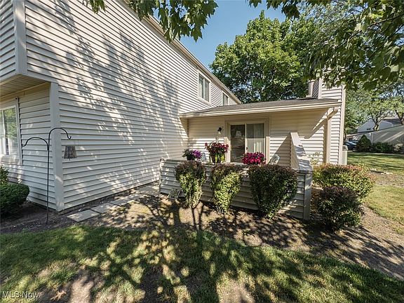 3rd image of 3181 Bay Landing Dr #17