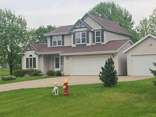 W5896 Hedrick Dr, Fort Atkinson, WI 53538