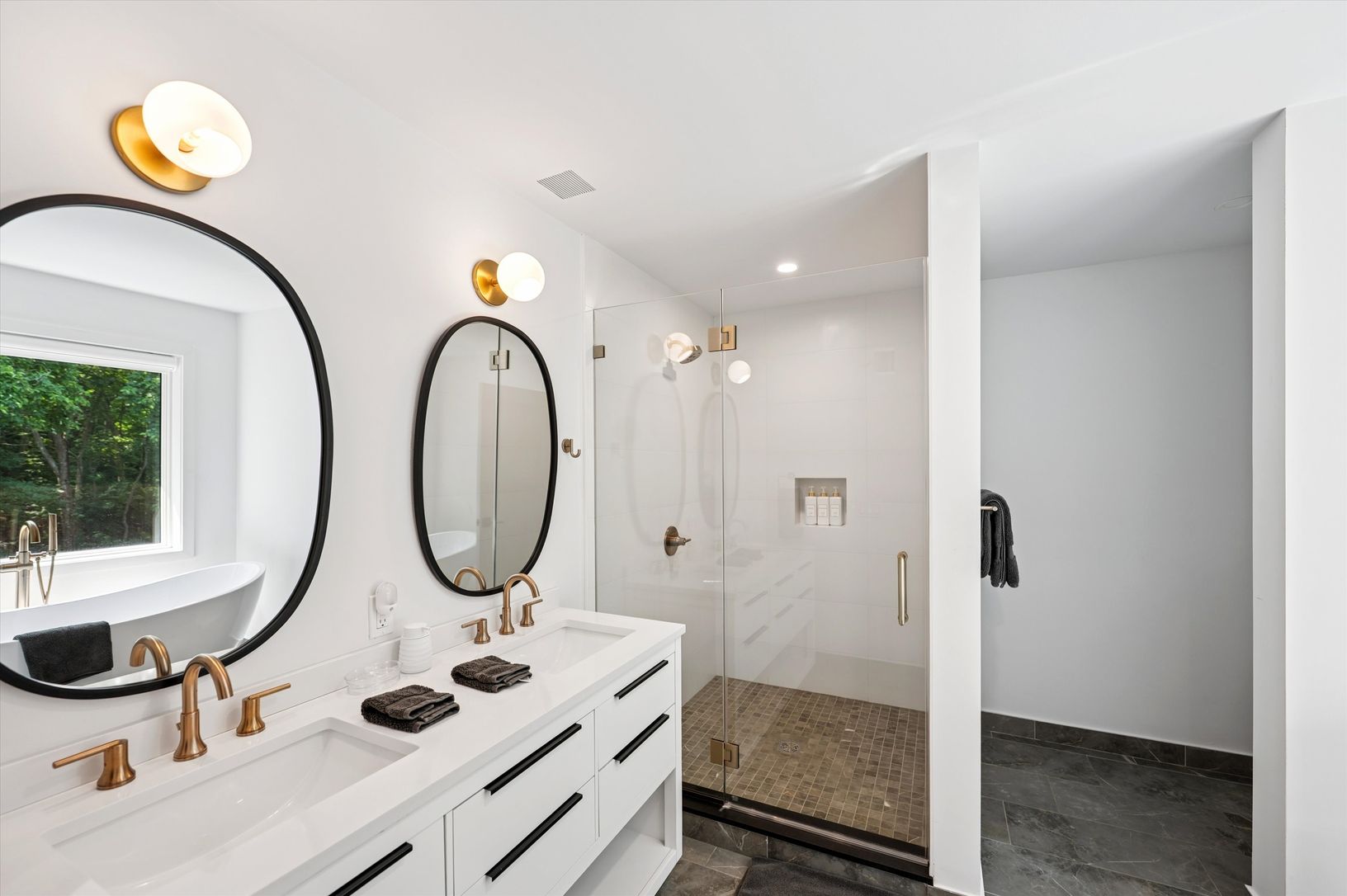 Primary Ensuite Bath