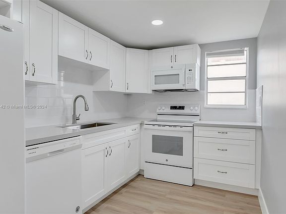4th image of 502 NW 87th Ave APT 309