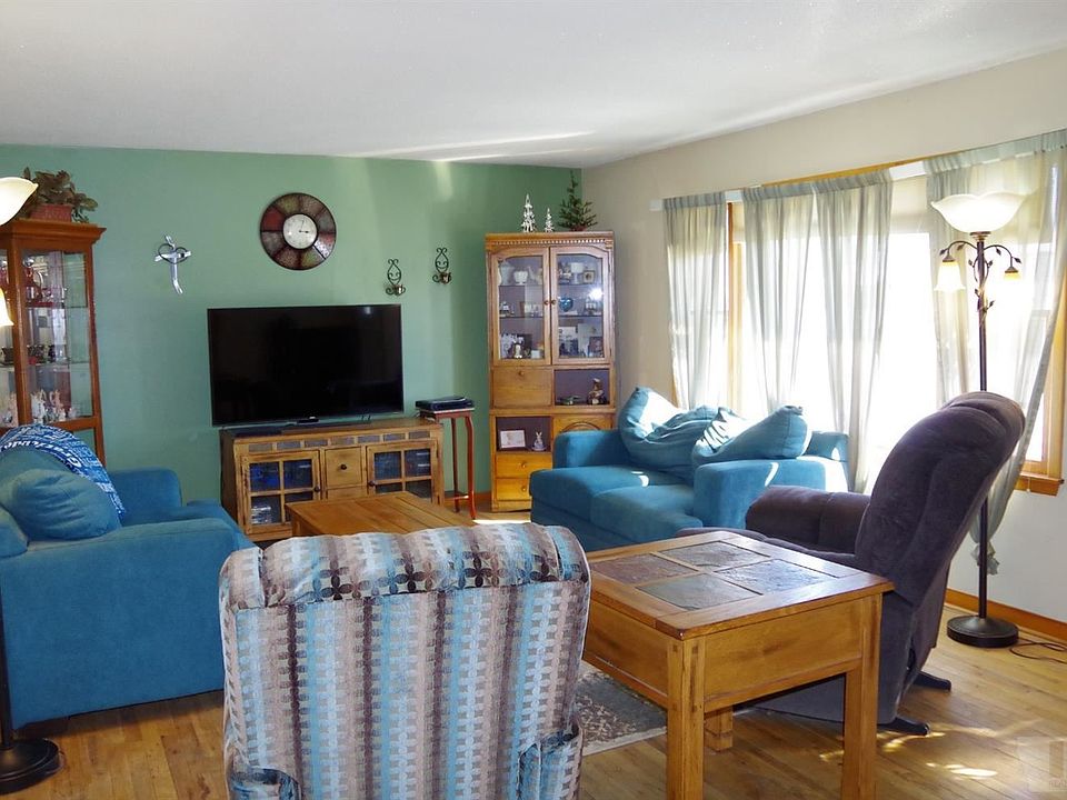 2nd image of 114 Greenbrier Dr