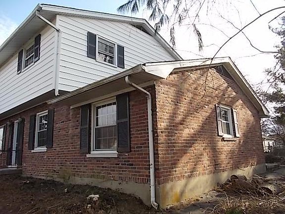3rd image of 3564 Lansdowne Dr