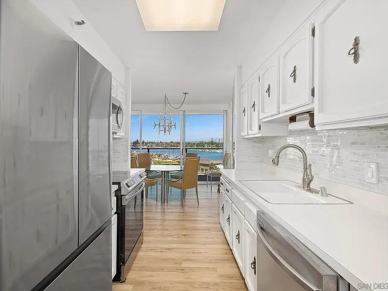 1820 Avenida Del Mundo #508 — Photo 12