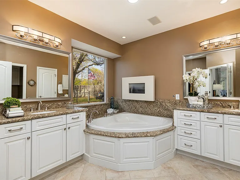 6809 Cedar Ridge Ct — Photo 4