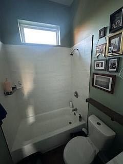 4th image of 1468 N Miro St