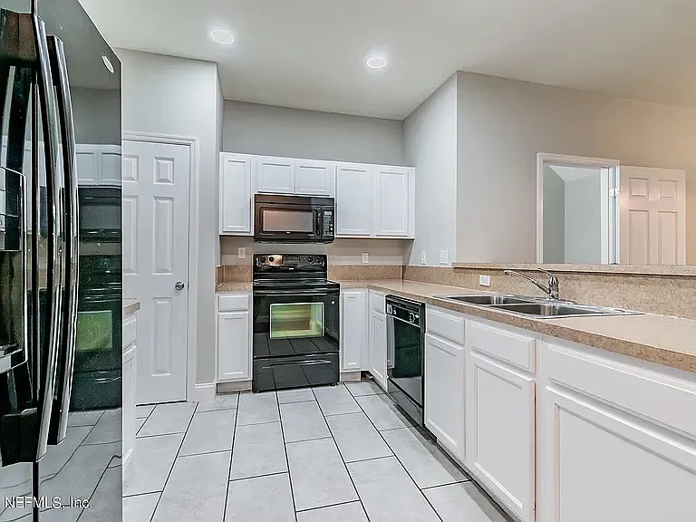 5924 Bartram Village Dr — Photo 5