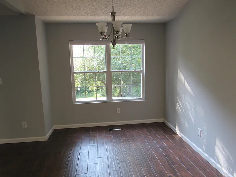 138 Kensington Way — Photo 7