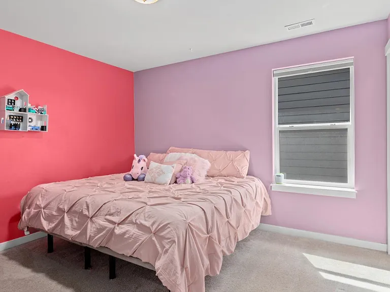 303 Vaughan Blvd NE — Photo 14