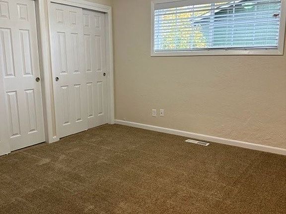 4th image of 2910 Lancaster Dr NE #11610913