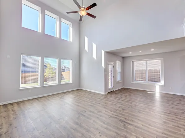 1012 Rosebay Dr, Justin, TX 76247